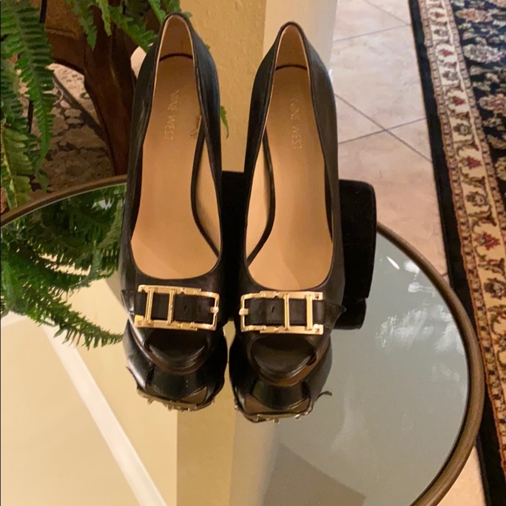 Black peep toe buckle detail heel